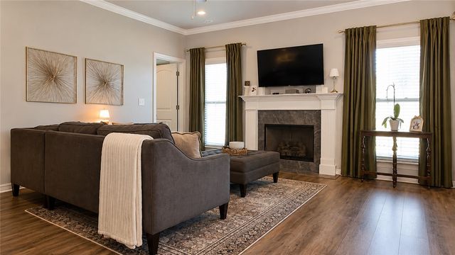 2909 E 4th Street, Rogers, AR 72758