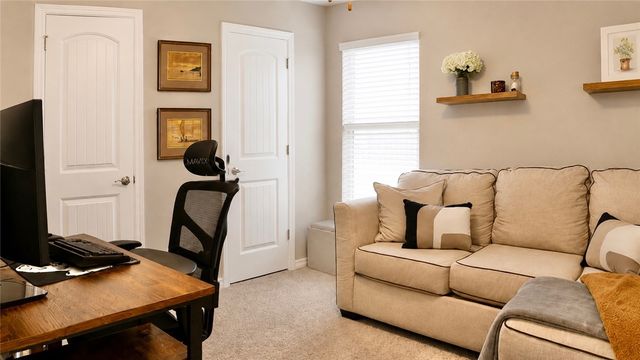 2909 E 4th Street, Rogers, AR 72758
