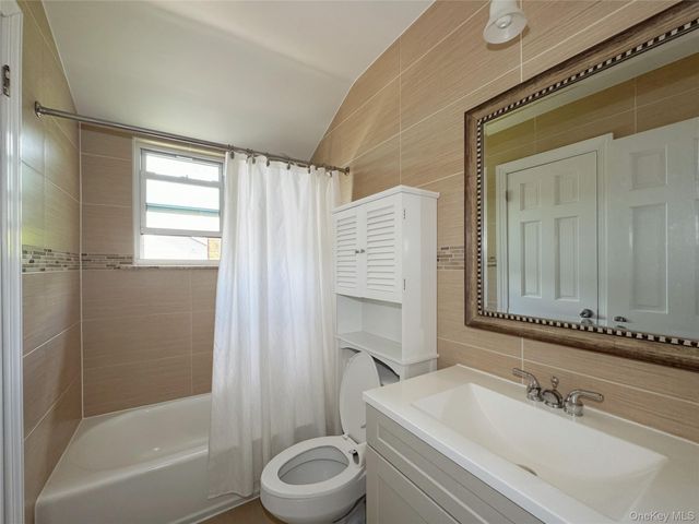 119-30 Poppenhusen Avenue, College Point, NY 11356