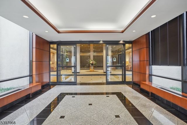 2 Claridge Dr Apt 1CW 1CW, Verona Twp., NJ 07044