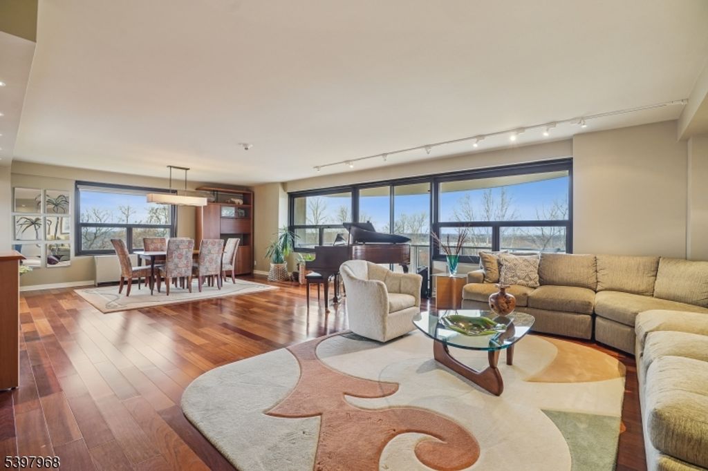 2 Claridge Dr Apt 1CW 1CW, Verona Twp., NJ 07044