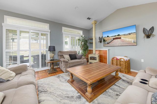 19255 Brandt Rd, Lodi, CA 95240