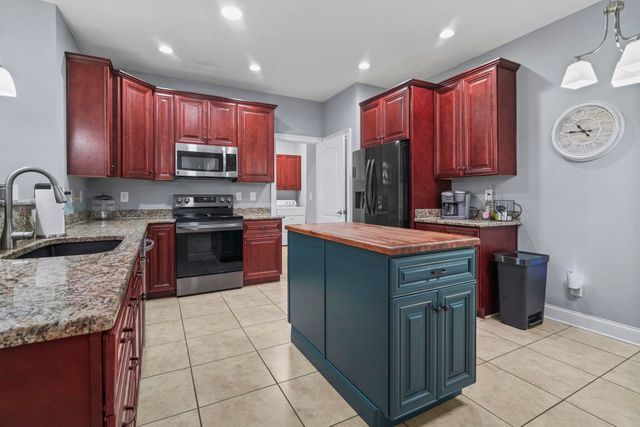 4867 Peachtree Rd, Myrtle Beach, SC 29588