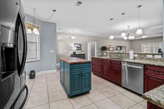 4867 Peachtree Rd, Myrtle Beach, SC 29588