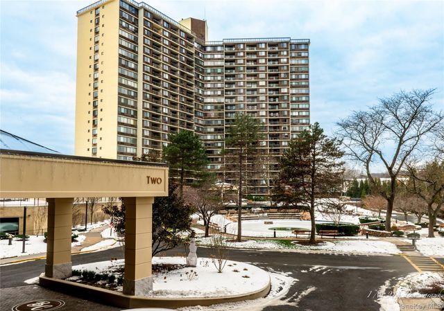 2 Bay Club Drive 2T, Bayside, NY 11360