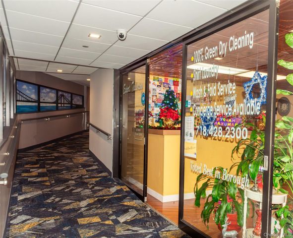 2 Bay Club Drive 2T, Bayside, NY 11360