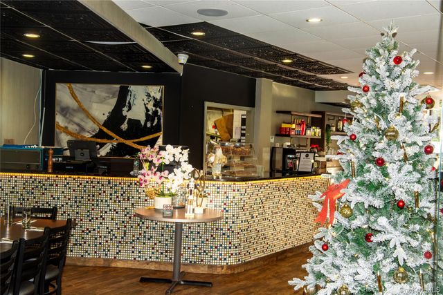 2 Bay Club Drive 2T, Bayside, NY 11360