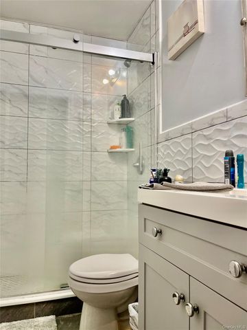 2 Bay Club Drive 2T, Bayside, NY 11360