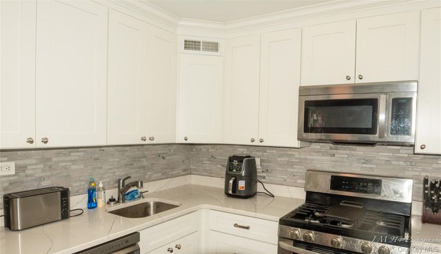 2 Bay Club Drive 2T, Bayside, NY 11360