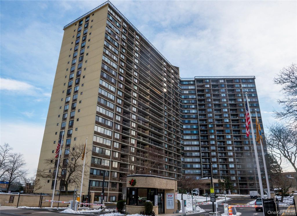 2 Bay Club Drive 2T, Bayside, NY 11360