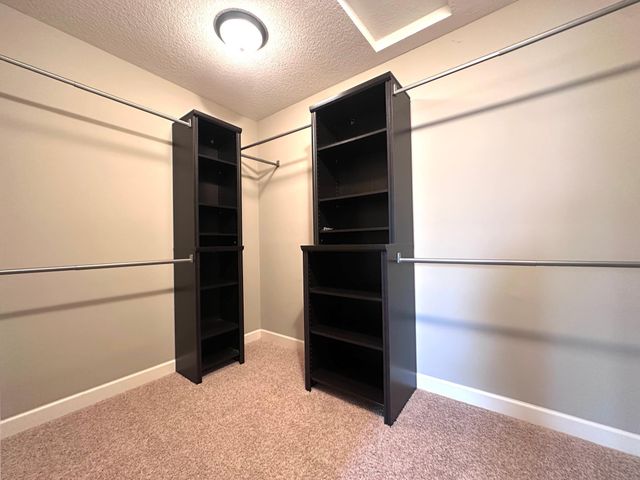 3379 Ridgestone Way, Woodbury, MN 55129