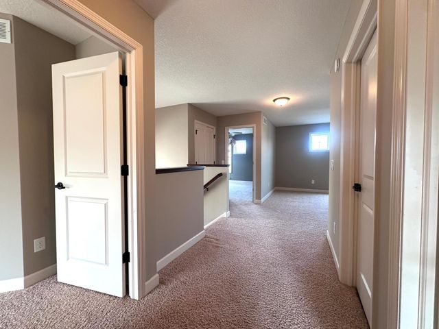 3379 Ridgestone Way, Woodbury, MN 55129