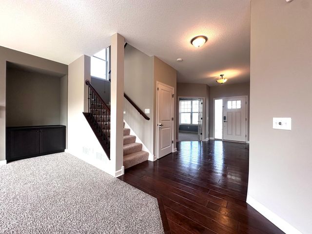 3379 Ridgestone Way, Woodbury, MN 55129