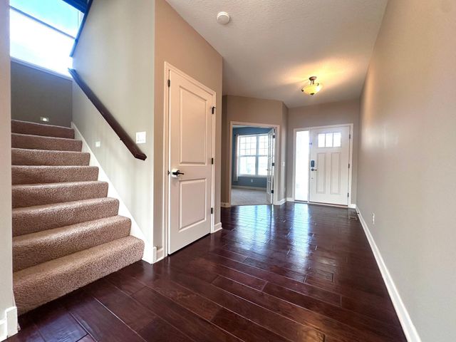 3379 Ridgestone Way, Woodbury, MN 55129