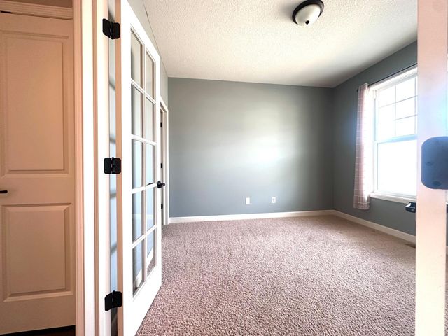 3379 Ridgestone Way, Woodbury, MN 55129