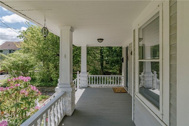 2658 Queenston Road, Cleveland Heights, OH 44118