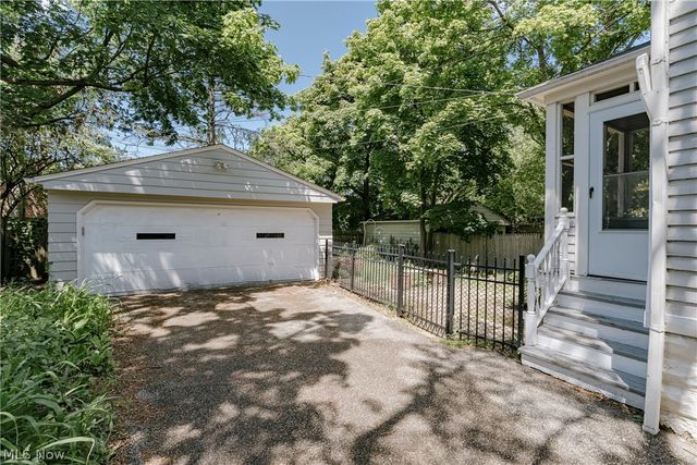 2658 Queenston Road, Cleveland Heights, OH 44118