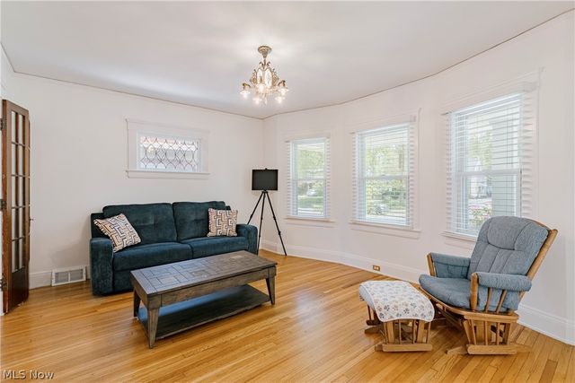 2658 Queenston Road, Cleveland Heights, OH 44118