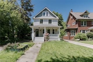 2658 Queenston Road, Cleveland Heights, OH 44118