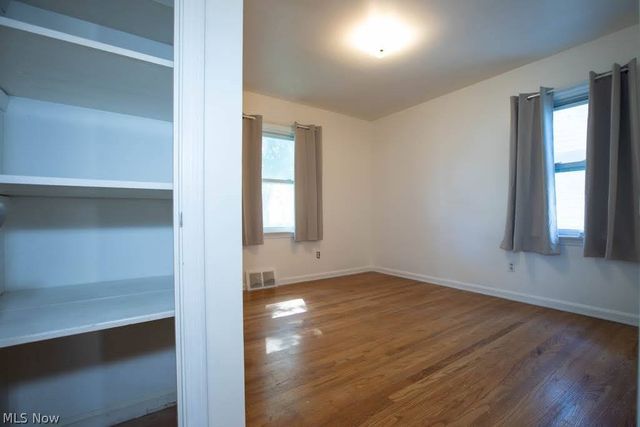 17706 Glenshire Avenue, Cleveland, OH 44135
