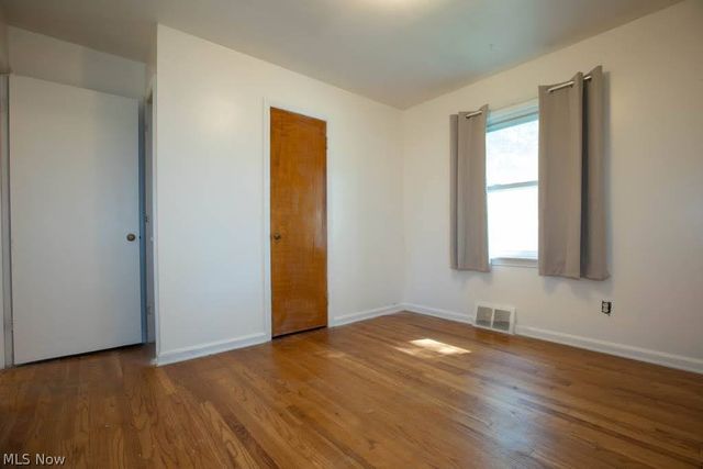 17706 Glenshire Avenue, Cleveland, OH 44135