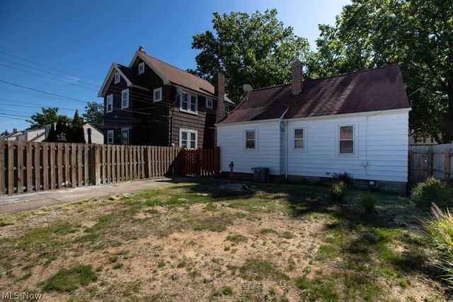 17706 Glenshire Avenue, Cleveland, OH 44135