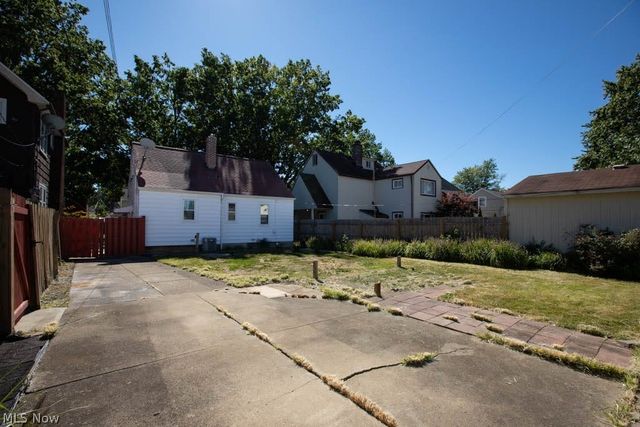 17706 Glenshire Avenue, Cleveland, OH 44135