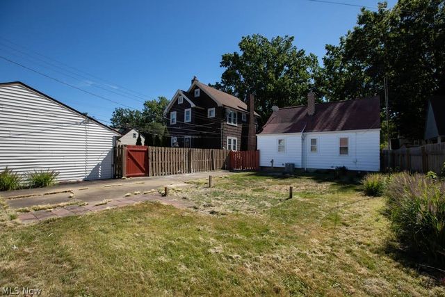 17706 Glenshire Avenue, Cleveland, OH 44135