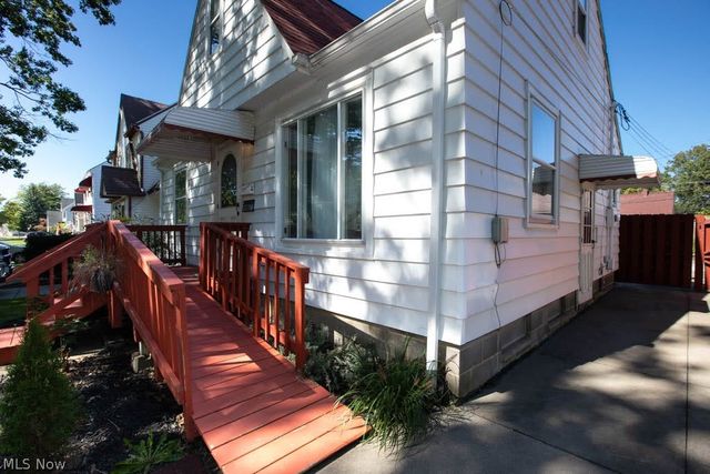 17706 Glenshire Avenue, Cleveland, OH 44135