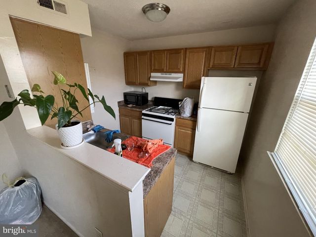 100 PARK BLVD #44D, Cherry Hill, NJ 08034