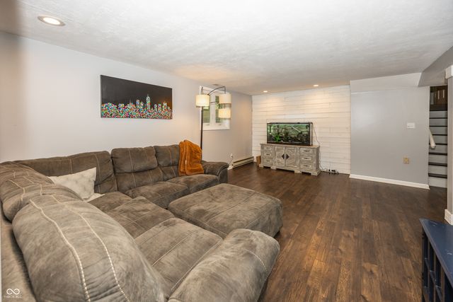 4406 Briarwood Drive, Indianapolis, IN 46250