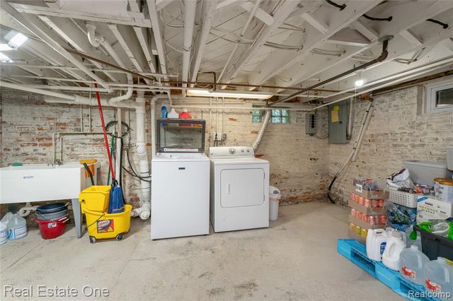 50000 Willis Road, Belleville, MI 48111