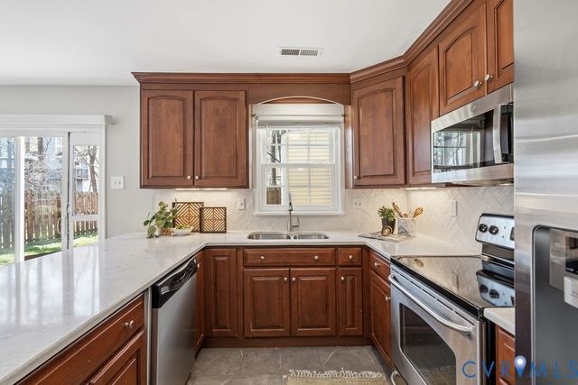 10831 Smithers Ct, Henrico, VA 23238