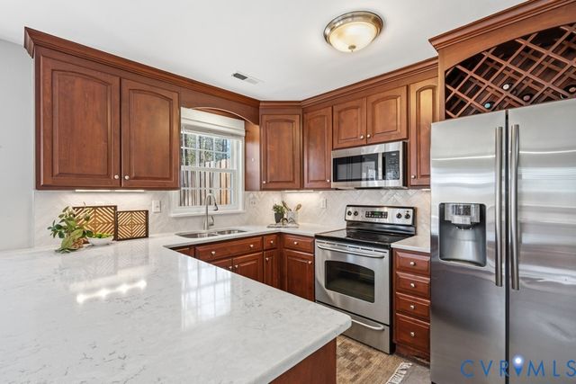 10831 Smithers Ct, Henrico, VA 23238