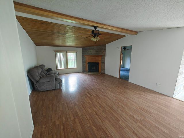 78 EMS B6 Lane, Leesburg, IN 46538