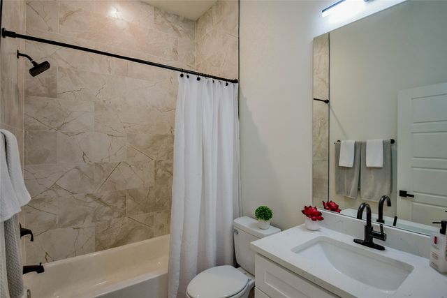 4560 Jackson Bend Court, Granbury, TX 76049