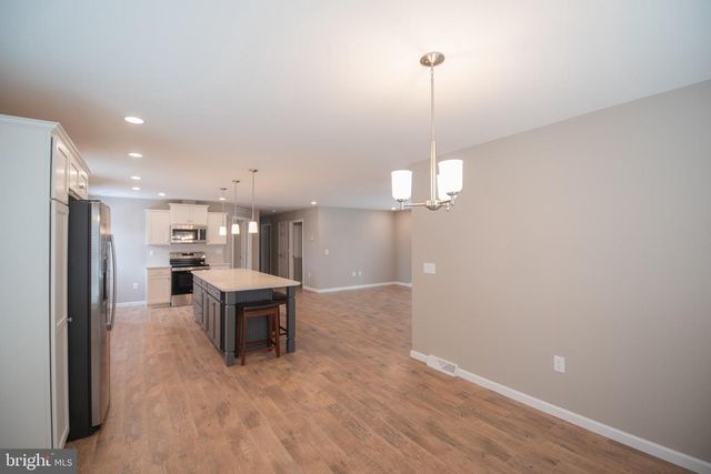 85 WATERFORD LN, Sellersville, PA 18960