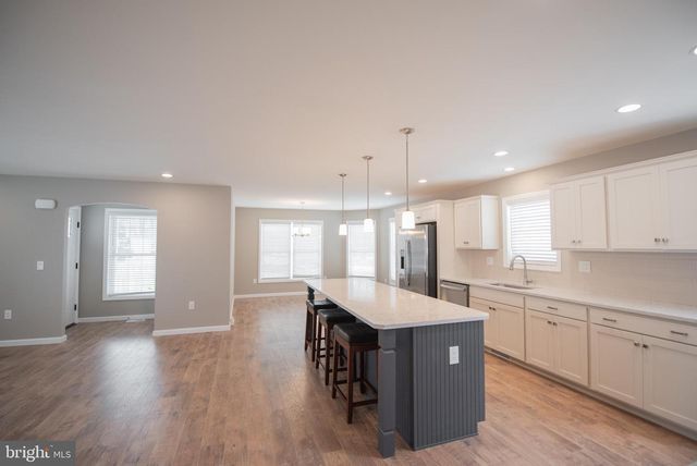 85 WATERFORD LN, Sellersville, PA 18960