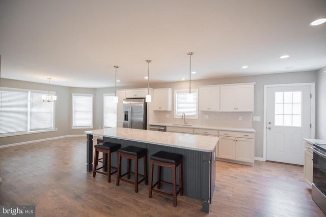 85 WATERFORD LN, Sellersville, PA 18960