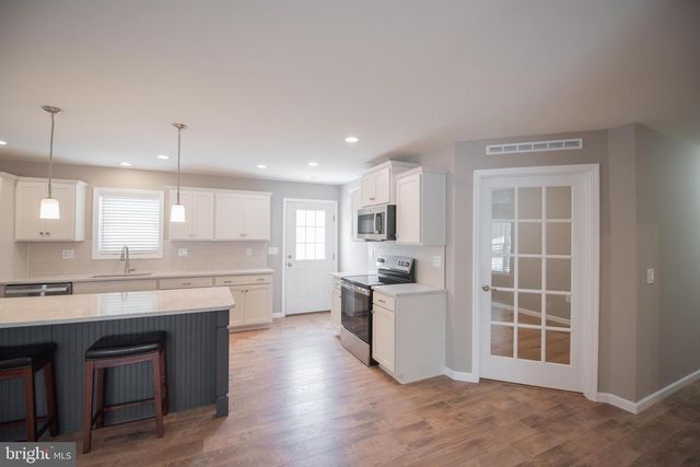 85 WATERFORD LN, Sellersville, PA 18960