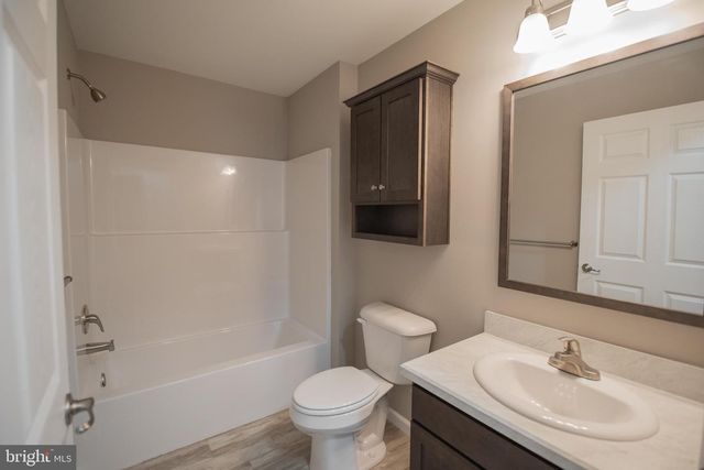 85 WATERFORD LN, Sellersville, PA 18960
