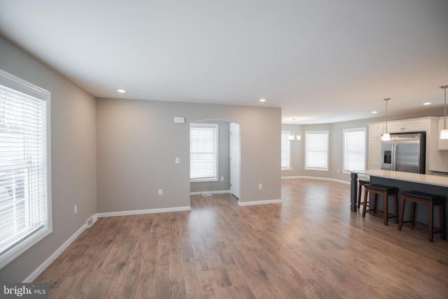 85 WATERFORD LN, Sellersville, PA 18960