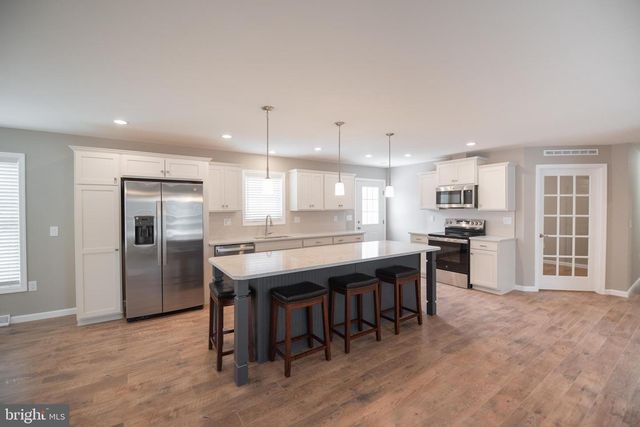 85 WATERFORD LN, Sellersville, PA 18960