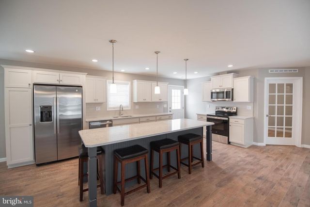 85 WATERFORD LN, Sellersville, PA 18960