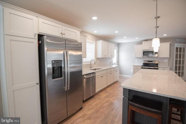 85 WATERFORD LN, Sellersville, PA 18960