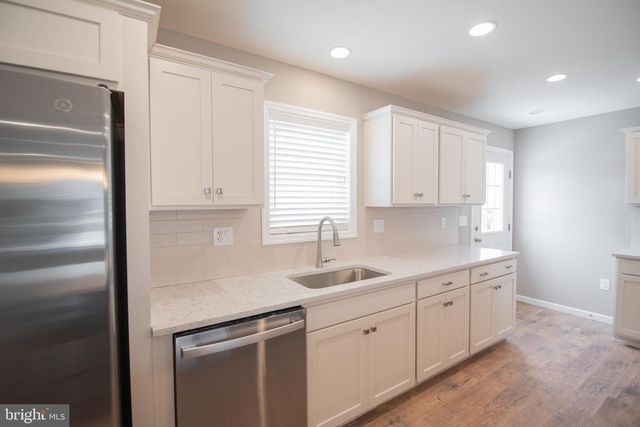 85 WATERFORD LN, Sellersville, PA 18960