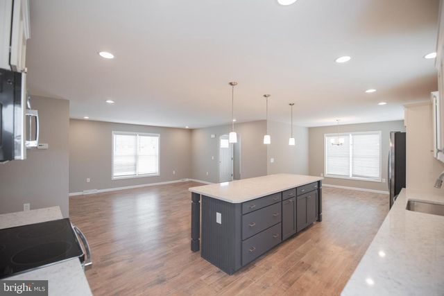 85 WATERFORD LN, Sellersville, PA 18960