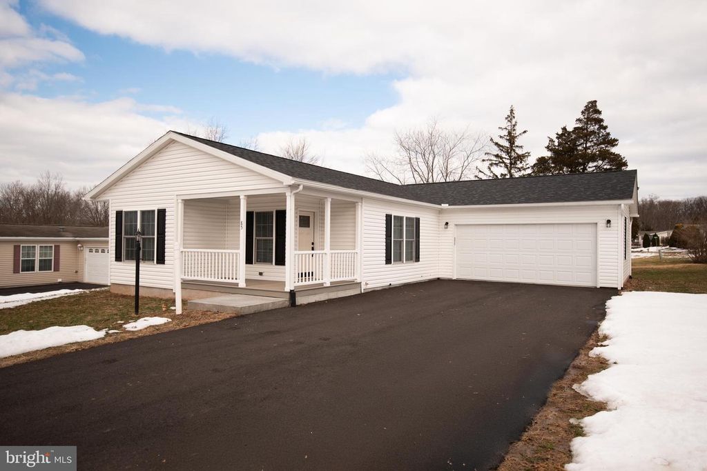 85 WATERFORD LN, Sellersville, PA 18960