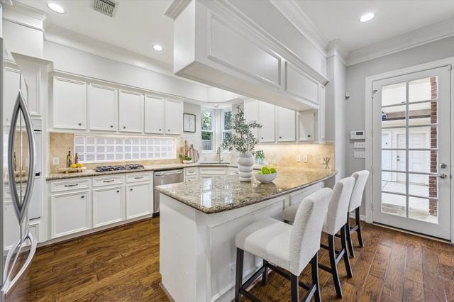 1114 Colonial Street, Bellaire, TX 77401