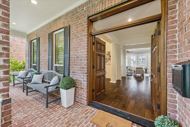 1114 Colonial Street, Bellaire, TX 77401